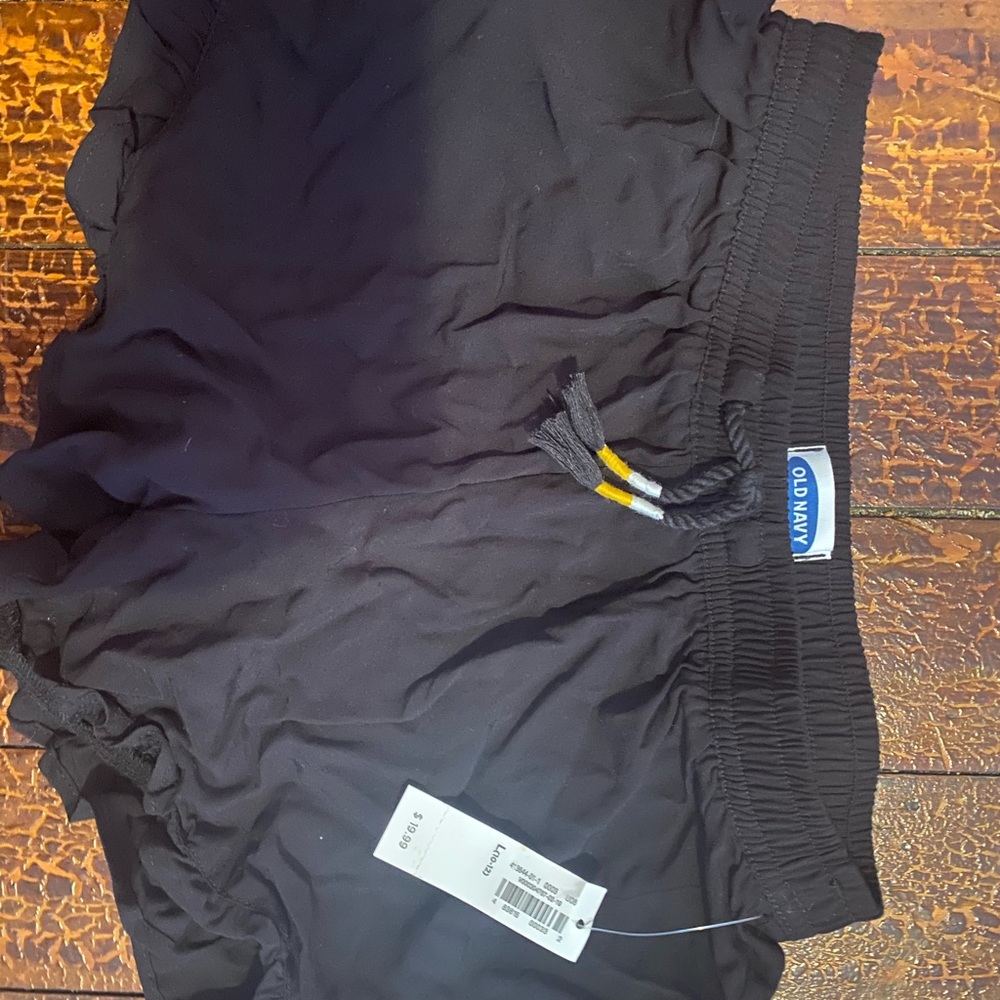 Never worn Old Navy Girls Black Shorts 10/12
